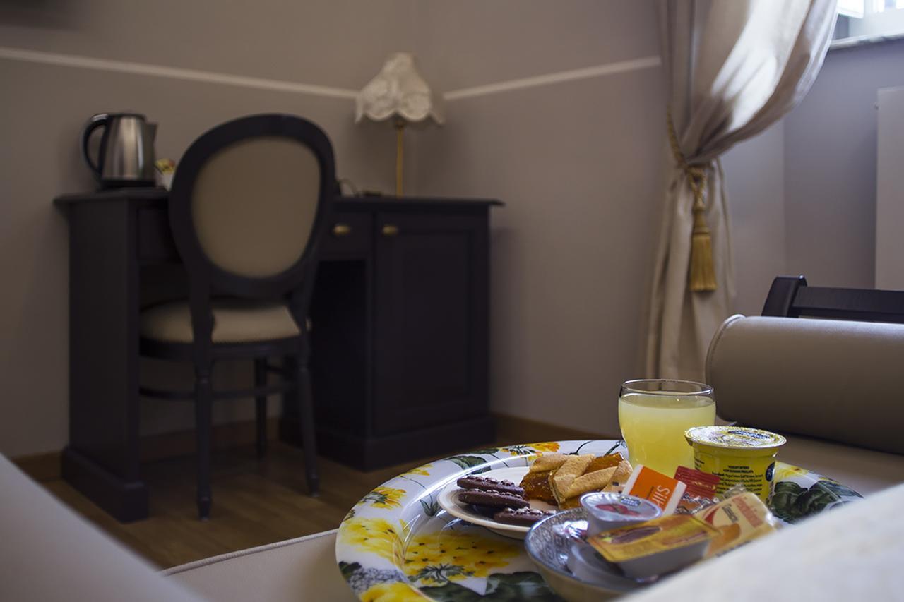 Hotel Navy Ливорно Экстерьер фото